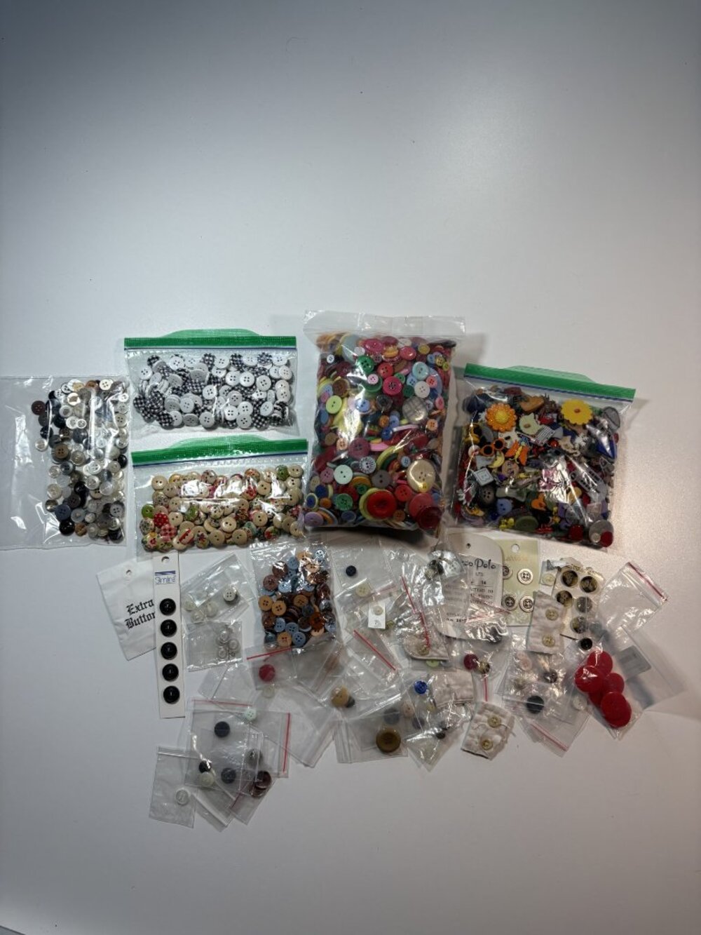 Huge Vintage & Modern Button Craft Lot Mixed Sewing Wooden Novelty Floral USA
